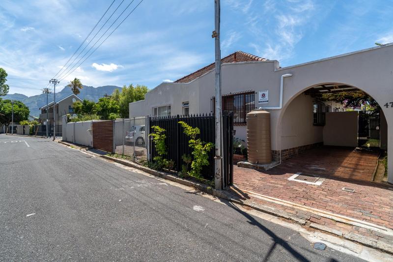 2 Bedroom Property for Sale in Harfield Village Western Cape